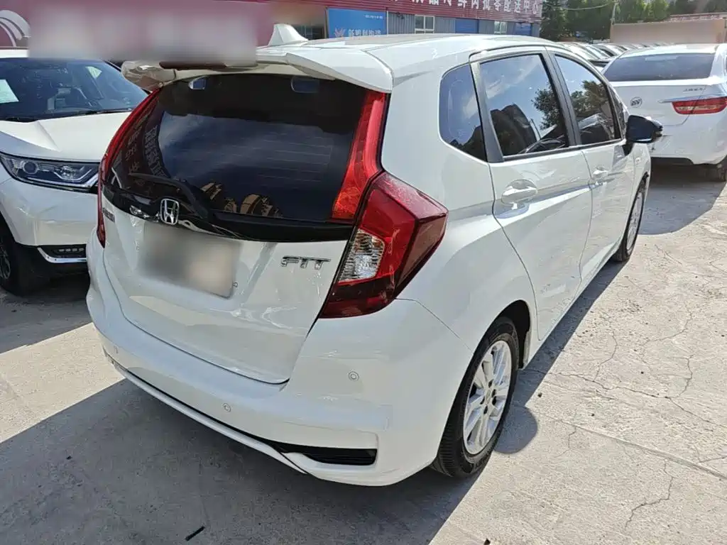 Honda Fit — миниатюра 7