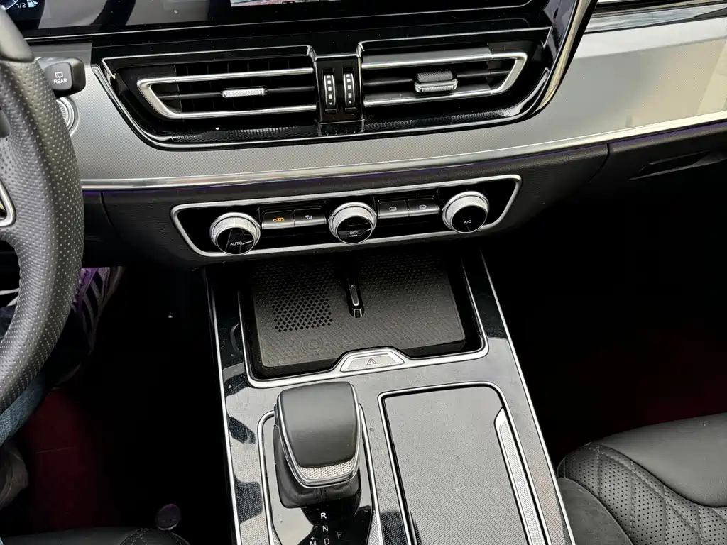 Hongqi Hongqi HS5 — миниатюра 9