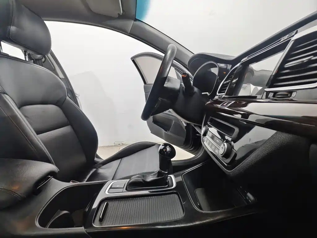 Kia K4 — миниатюра 15