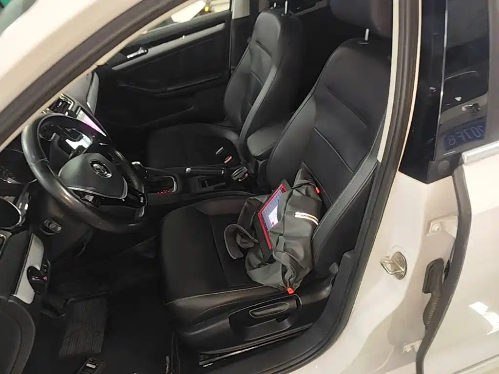Volkswagen Sagitar — миниатюра 15
