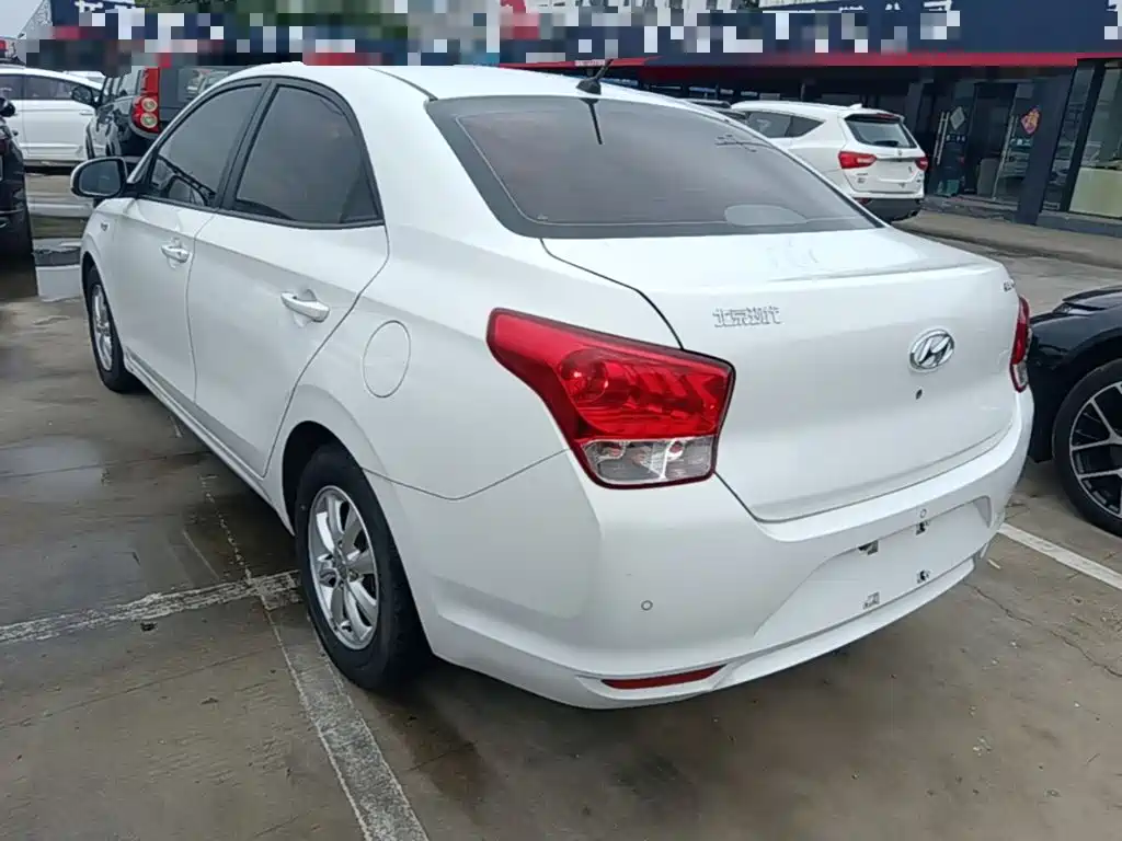 Hyundai Verna — миниатюра 5