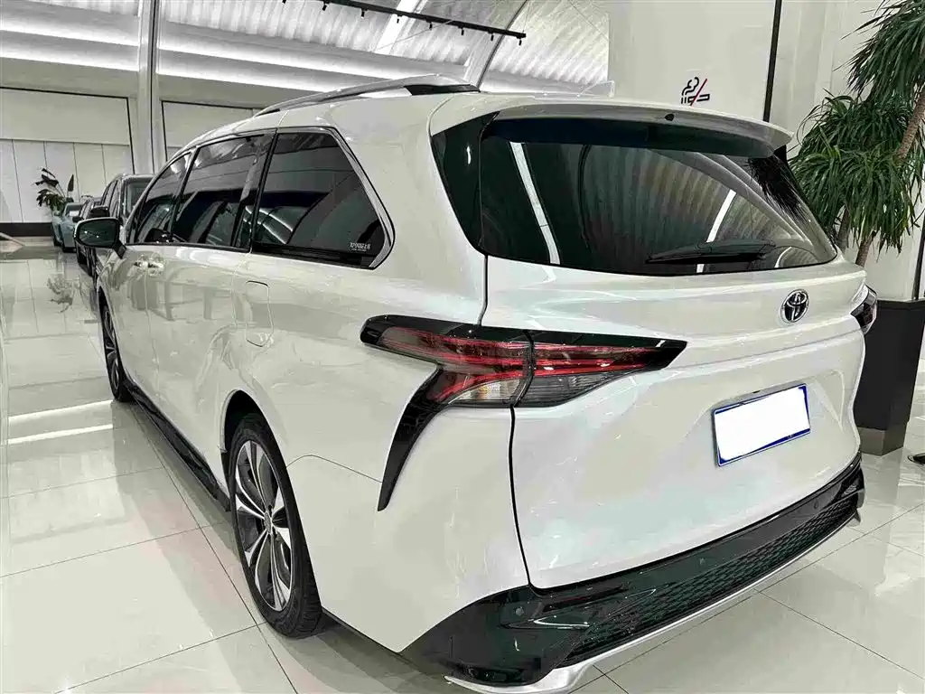Toyota Granvia — миниатюра 19