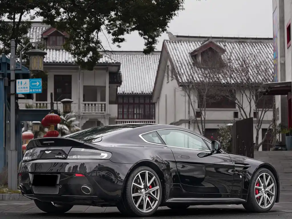 Aston Martin V8 Vantage 2012 4.7L S Coupe