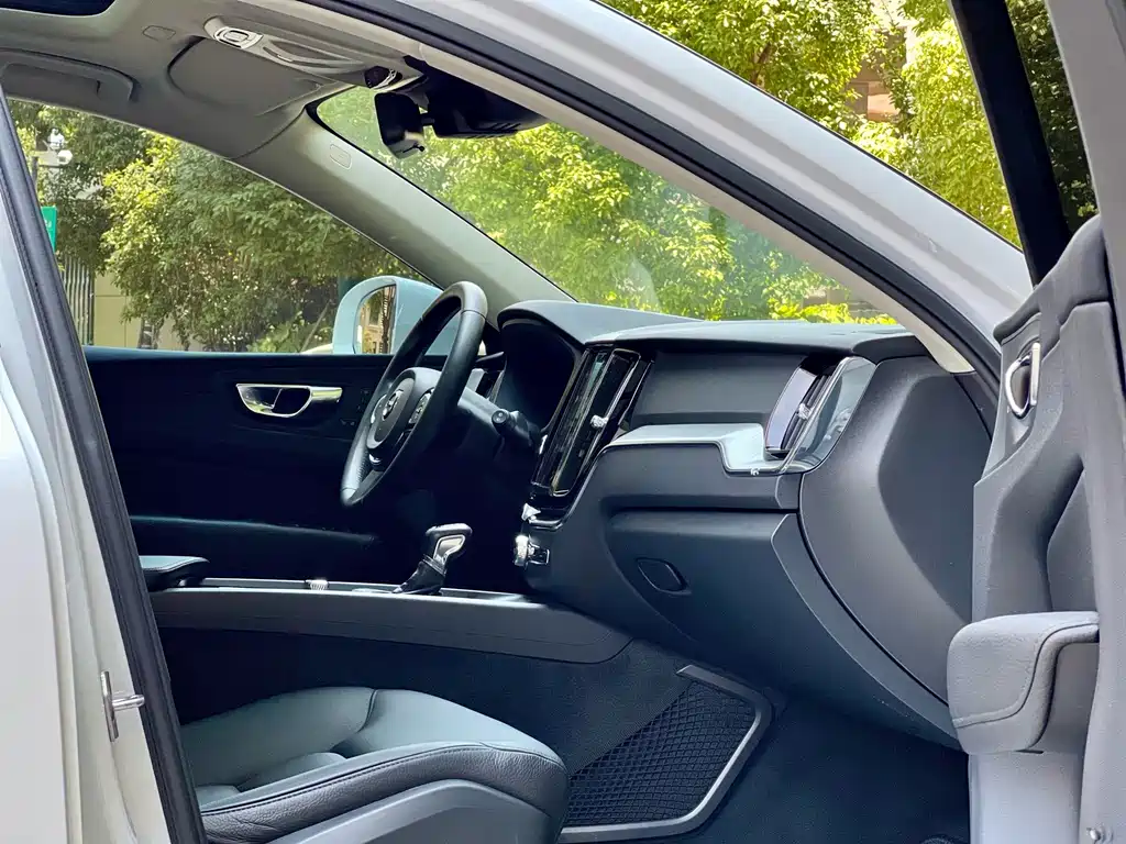 Volvo XC60 — миниатюра 14