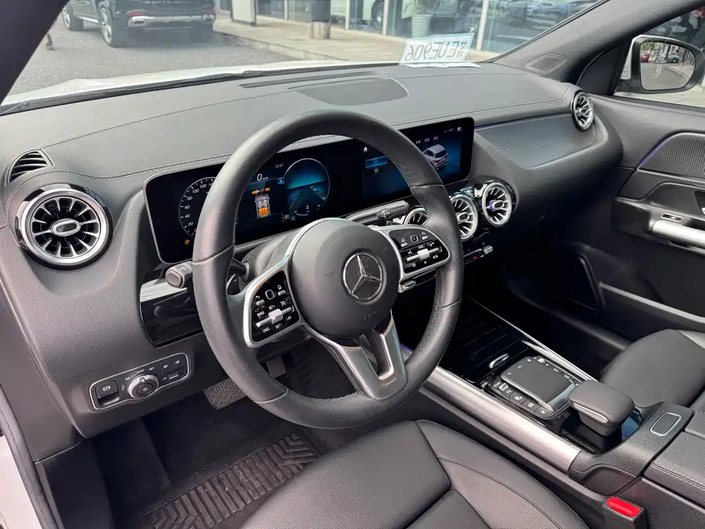Mercedes-Benz GLA — миниатюра 11