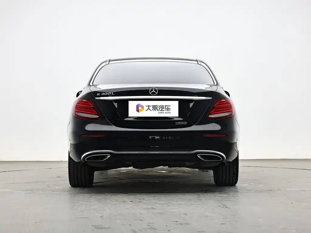Mercedes-Benz E-Class — миниатюра 4