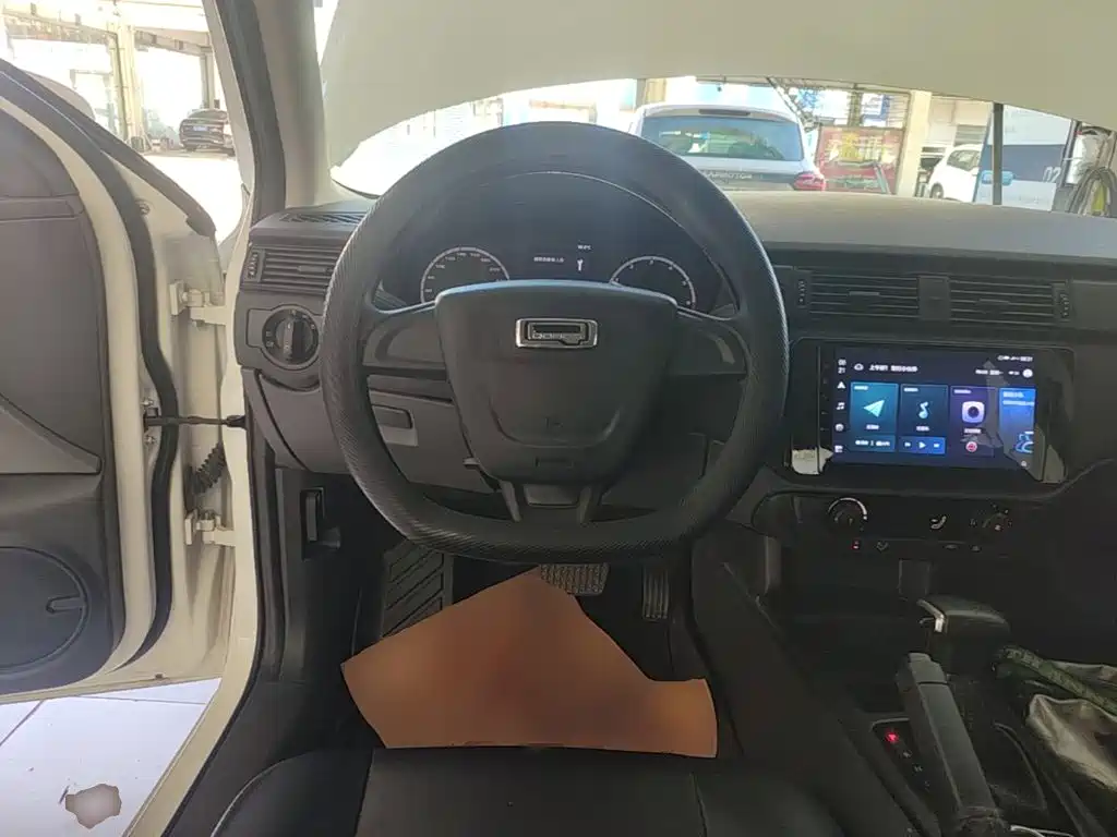 Qoros Qoros 3 — миниатюра 11