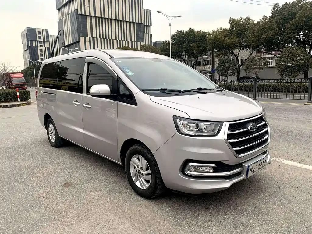 JAC M4 2016 2.0L MT Luxury