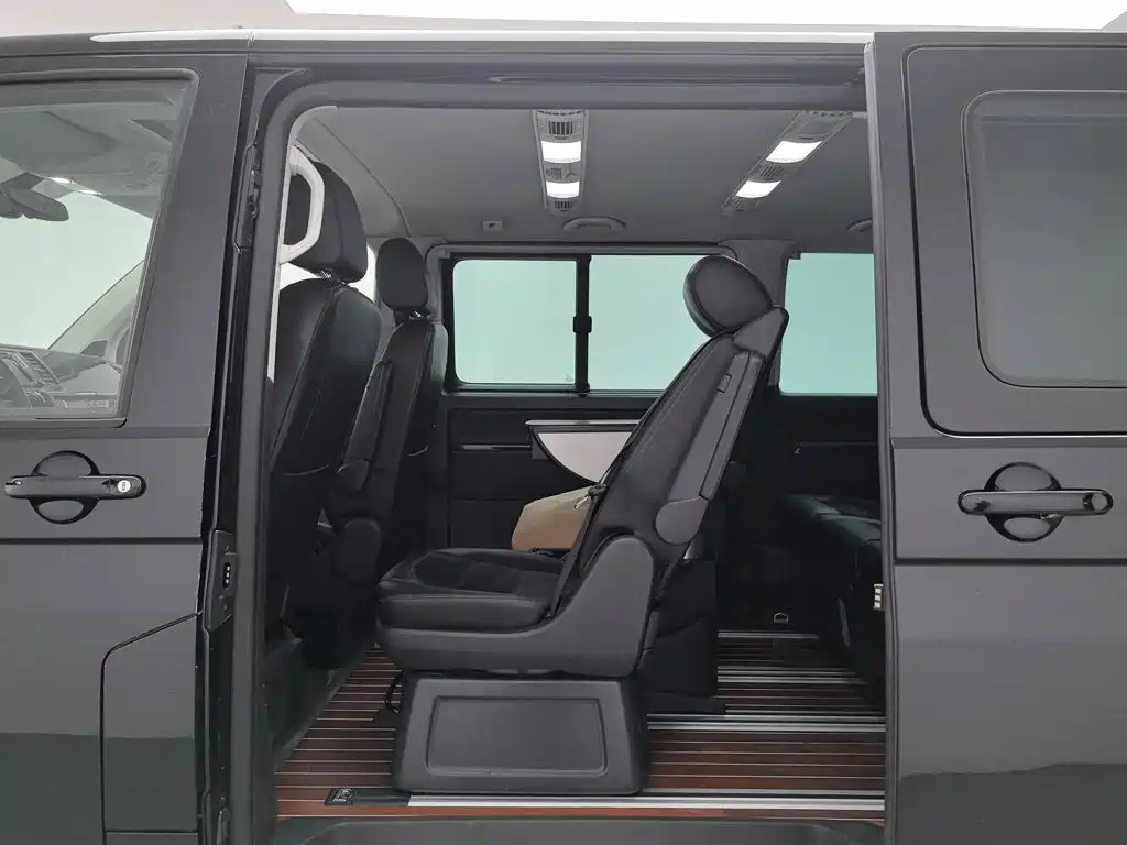 Volkswagen Multivan — миниатюра 15