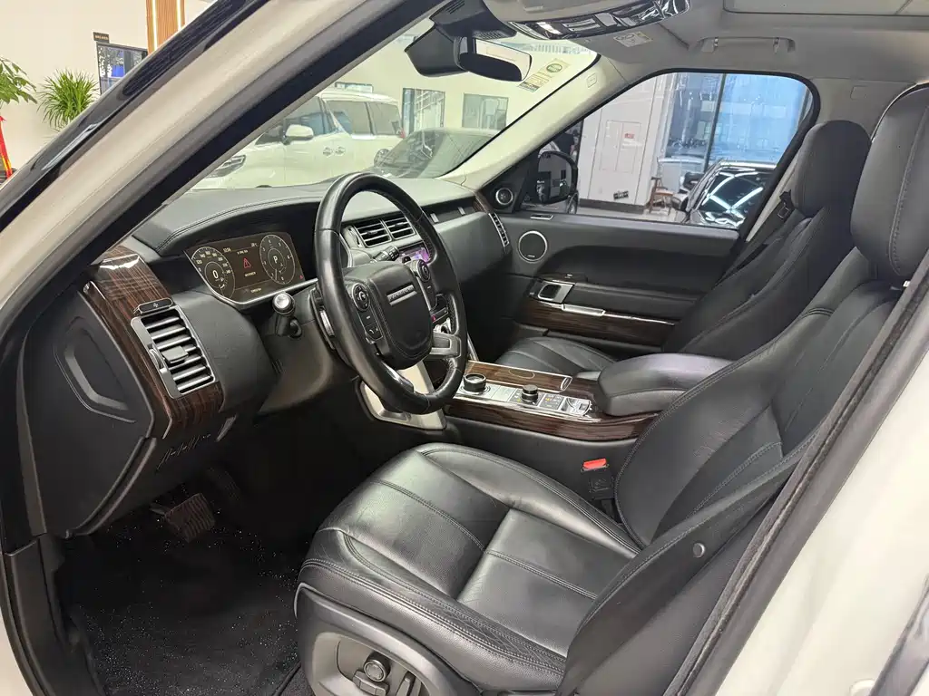 Land Rover Range Rover — миниатюра 4