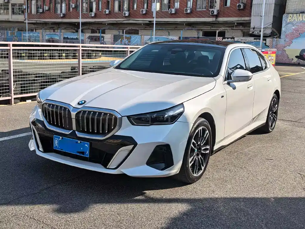 BMW 5 Series 2024