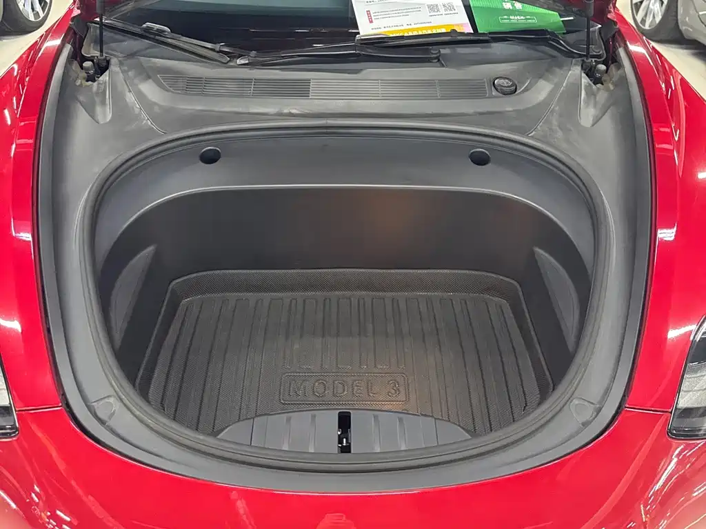 Tesla Model 3 — миниатюра 12