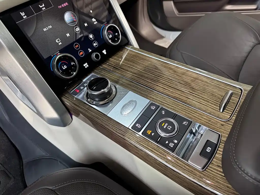 Land Rover Range Rover — миниатюра 25