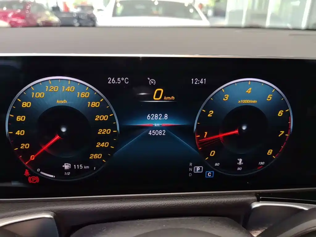 Mercedes-Benz GLB — миниатюра 16