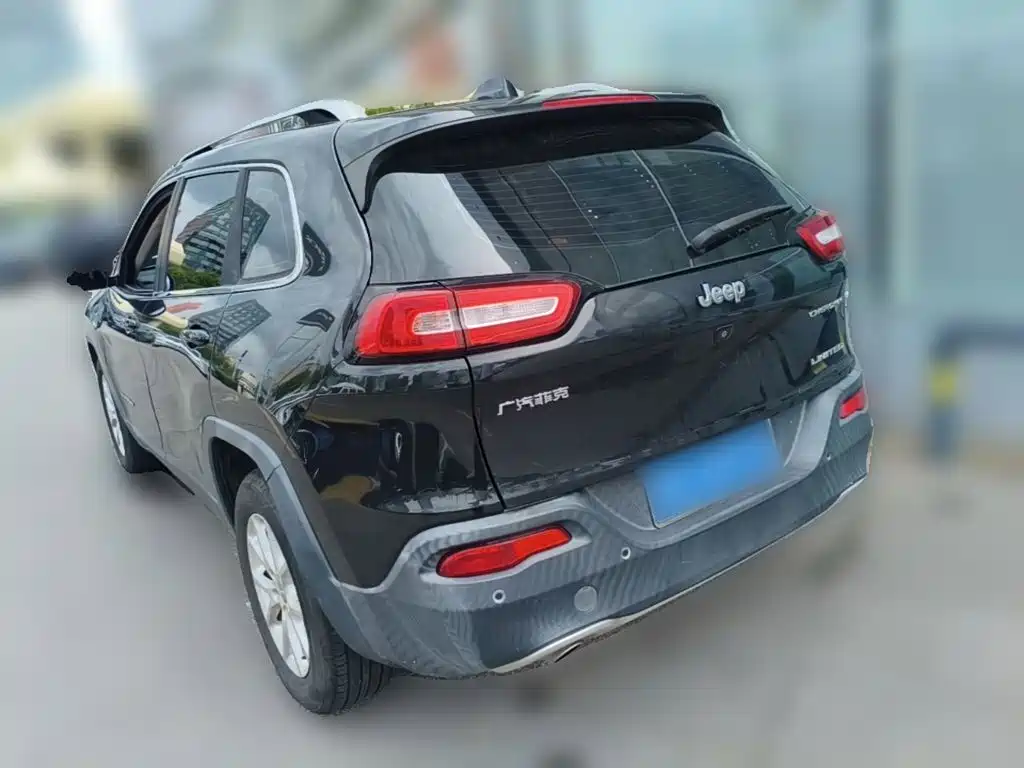 Jeep Cherokee — миниатюра 7