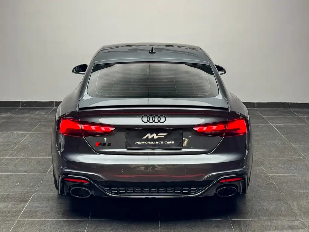 AUDI RS 5