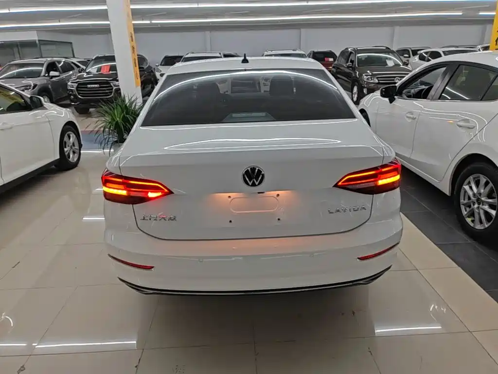 Volkswagen Lavida — миниатюра 6