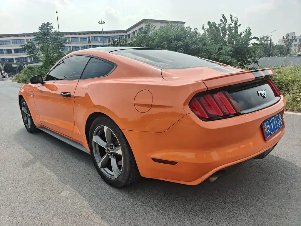 Ford Mustang — миниатюра 4