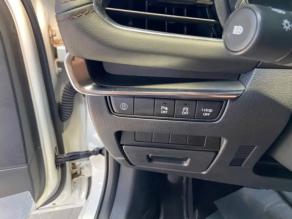 Mazda 3 Axela — миниатюра 17