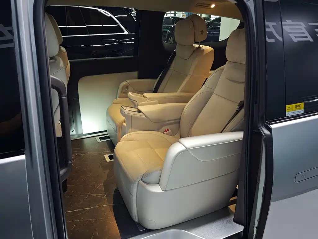 Li Auto Li MEGA — миниатюра 10