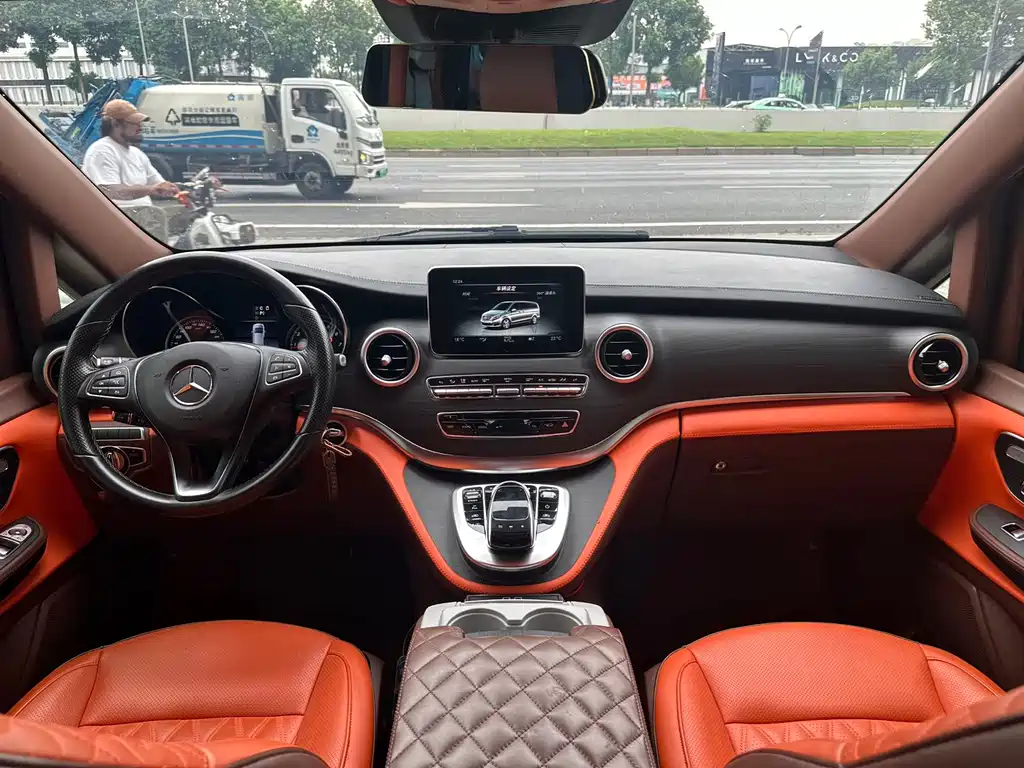 Mercedes-Benz V-Class — миниатюра 17