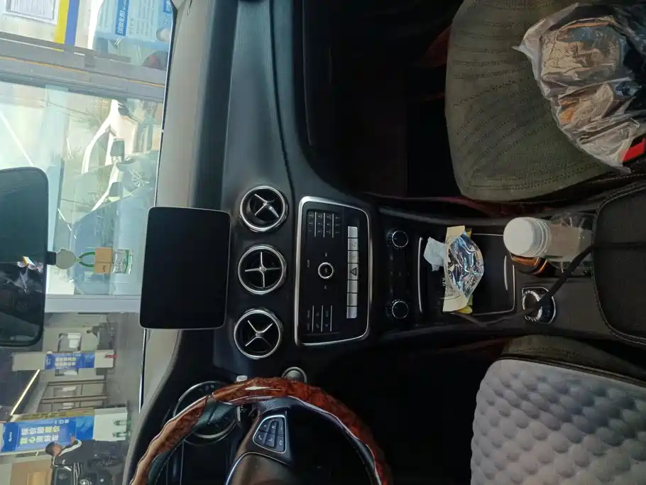 Mercedes-Benz GLA — миниатюра 13