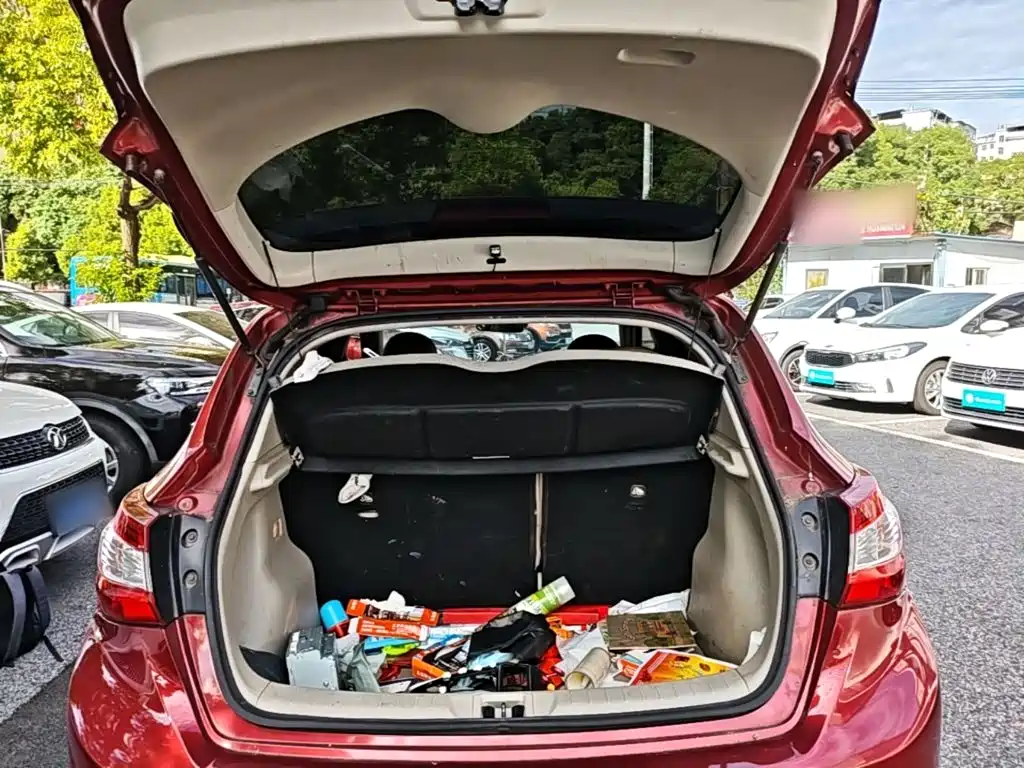 Nissan Tiida — миниатюра 19