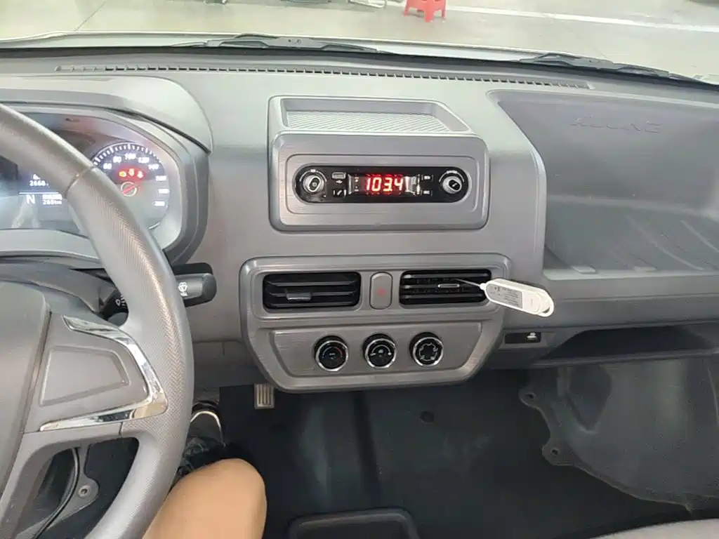 Wuling Yangguang — миниатюра 13