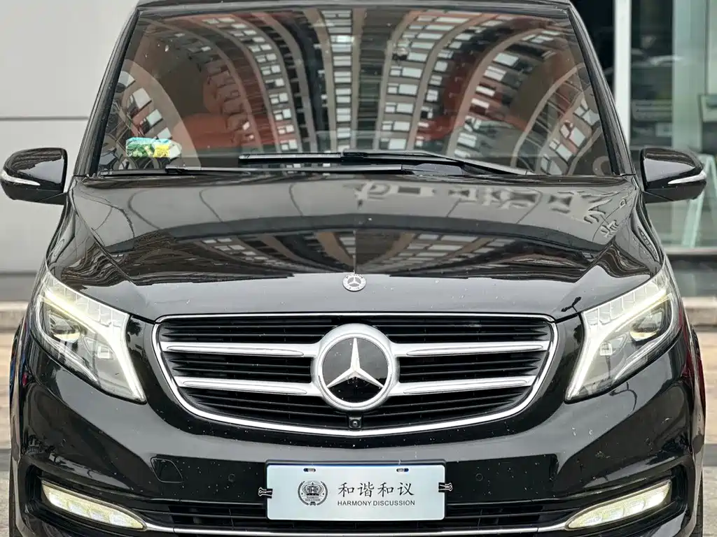 Mercedes-Benz V-Class — миниатюра 2