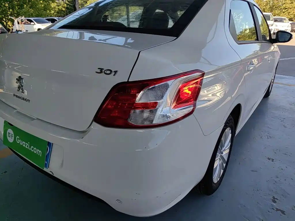 Peugeot 301 — миниатюра 8