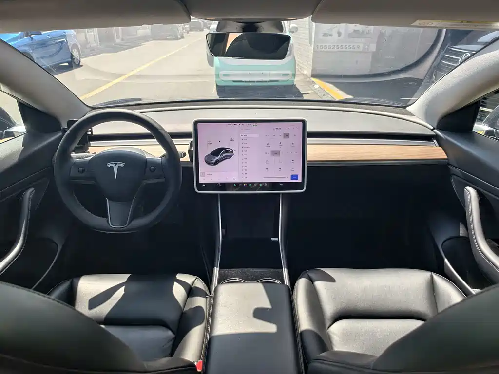 Tesla Model 3 — миниатюра 11