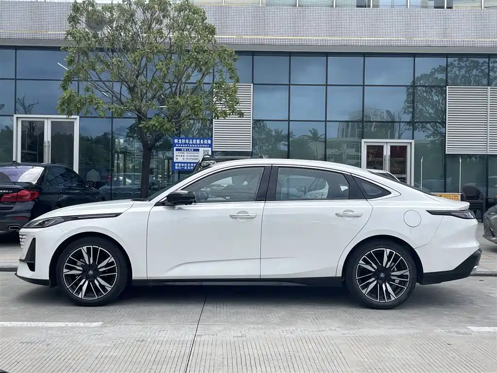 Changan Eado — миниатюра 3