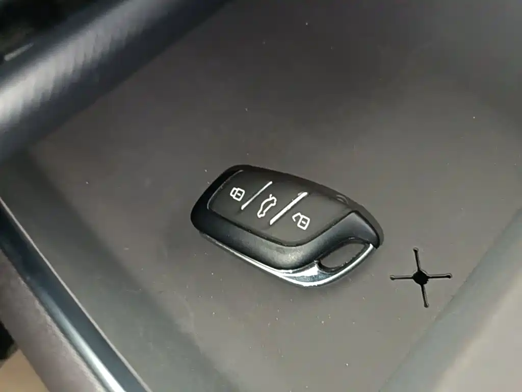 Roewe D6 — миниатюра 9