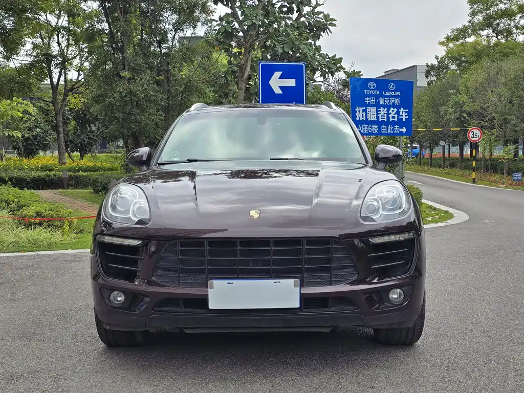Porsche Macan — миниатюра 2