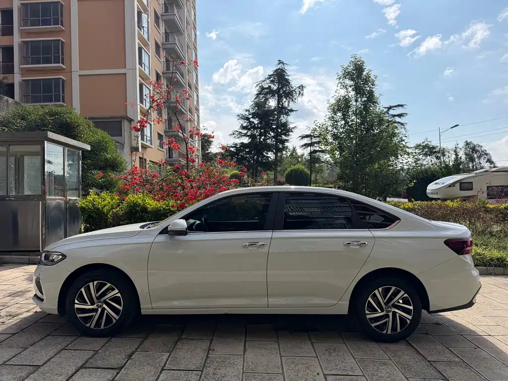 Volkswagen Lavida — миниатюра 9