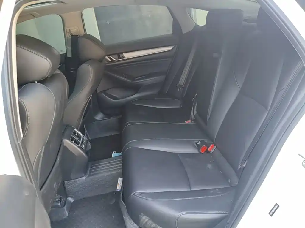 Honda Accord — миниатюра 17