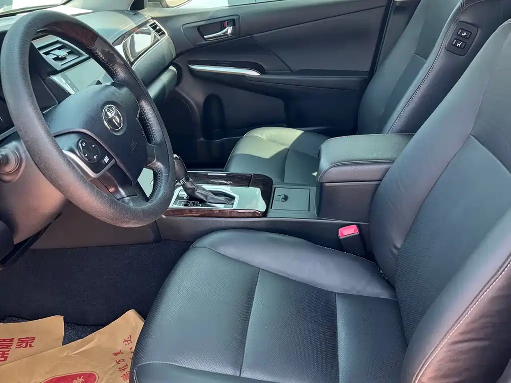 Toyota Camry — миниатюра 7