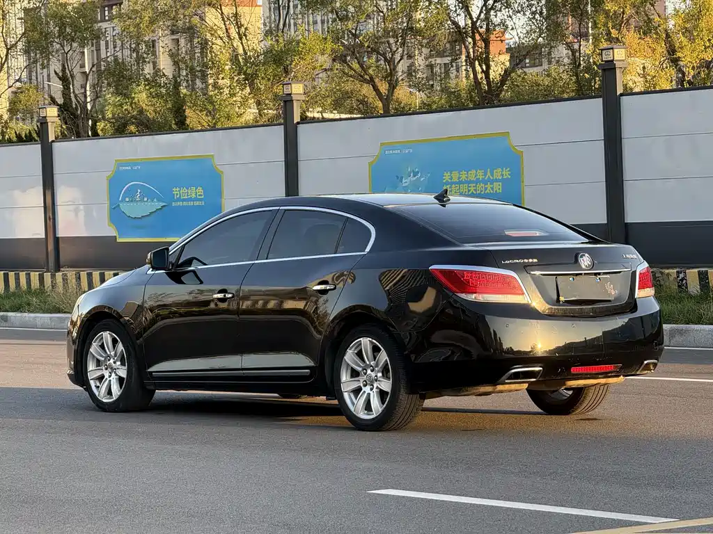 Buick LaCrosse — миниатюра 4
