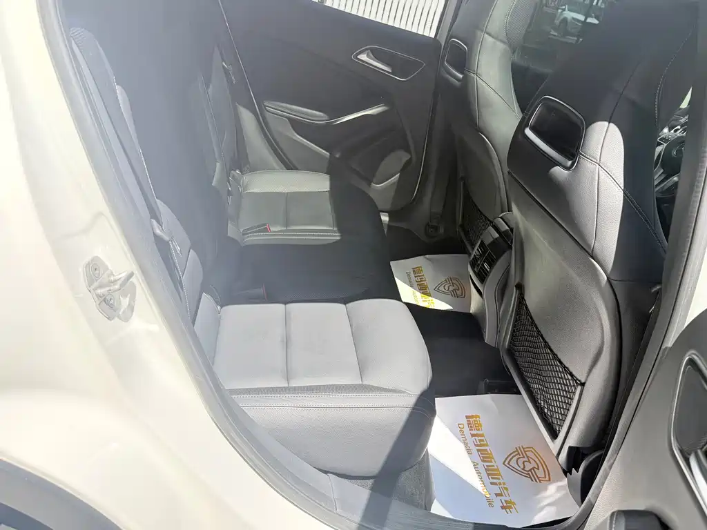 Mercedes-Benz GLA — миниатюра 11