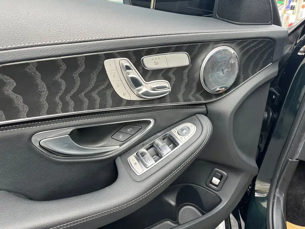 Mercedes-Benz C-Class — миниатюра 15