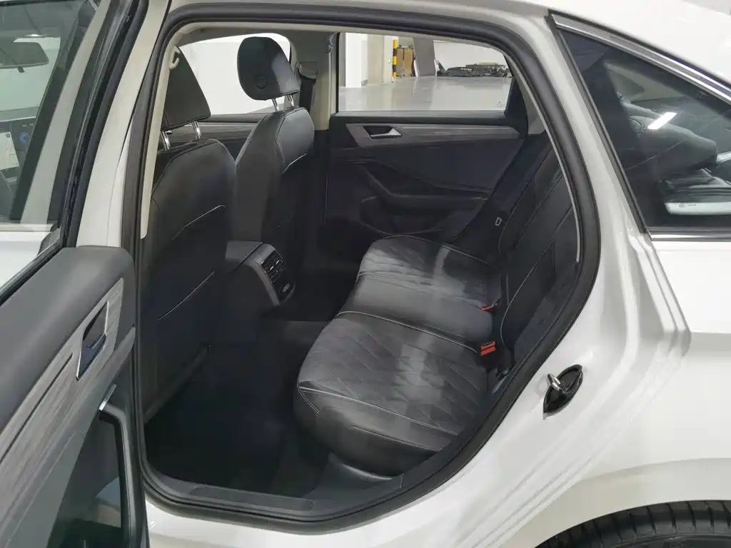 Volkswagen Sagitar — миниатюра 15