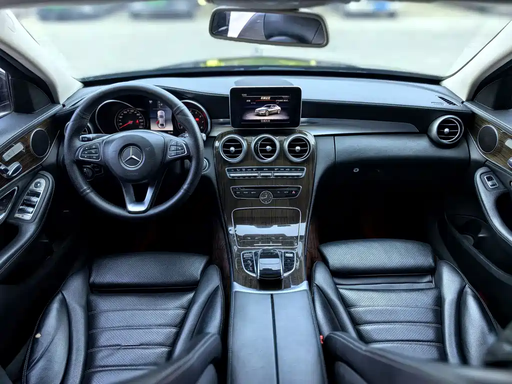 Mercedes-Benz C-Class — миниатюра 9