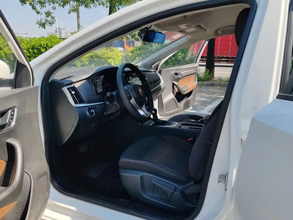 Roewe i6 Classic — миниатюра 11