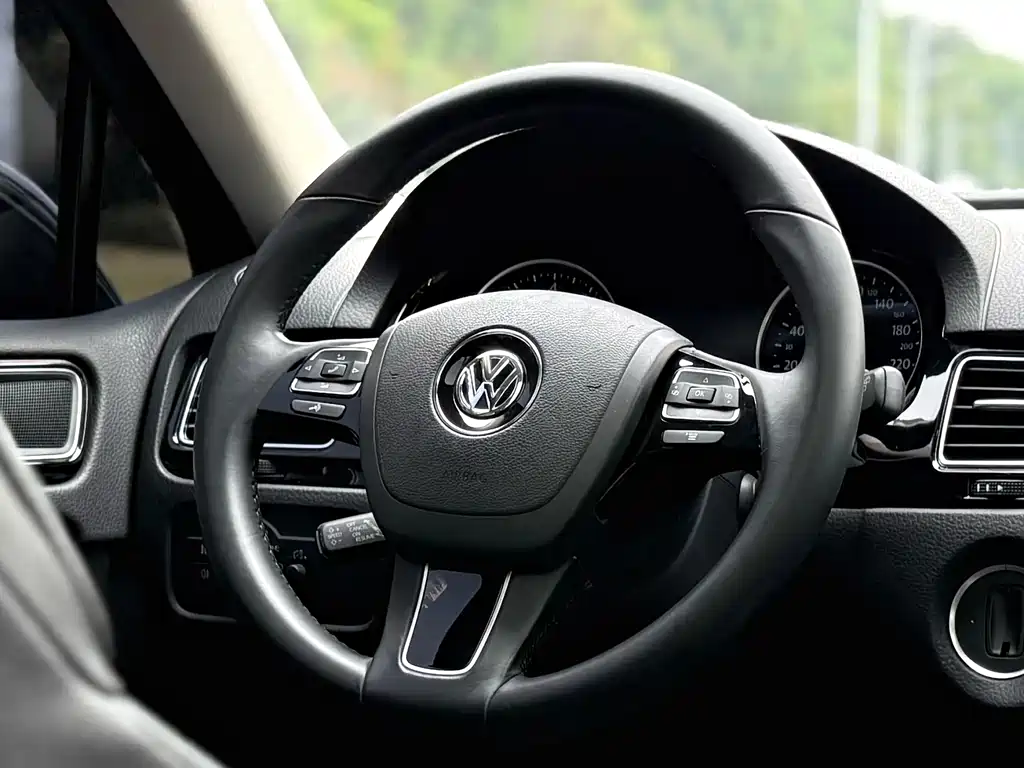 Volkswagen Touareg — миниатюра 3