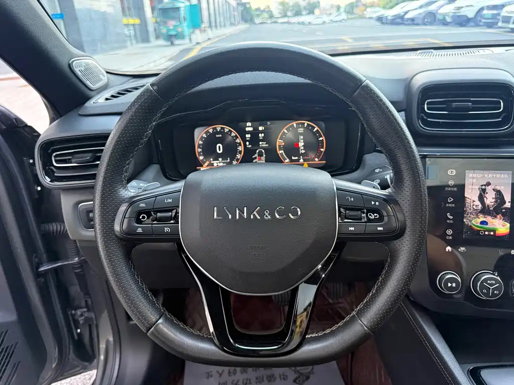 Lynk & Co 03 — миниатюра 7