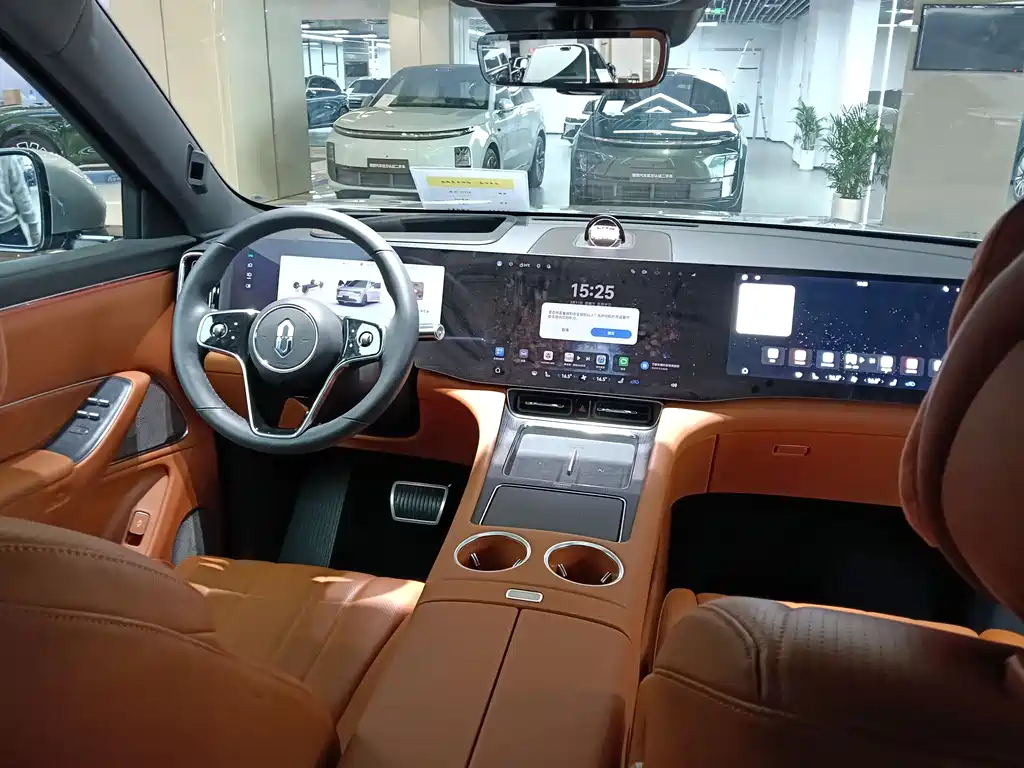 AITO ASK THE WORLD M8