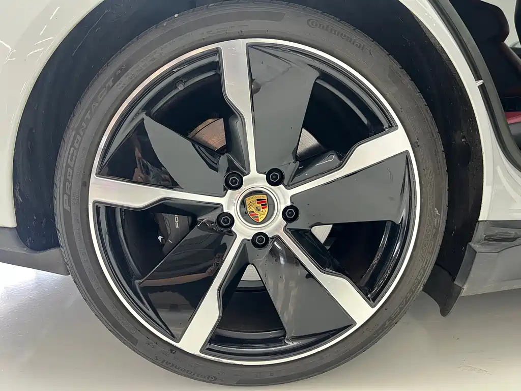 Porsche Taycan — миниатюра 8