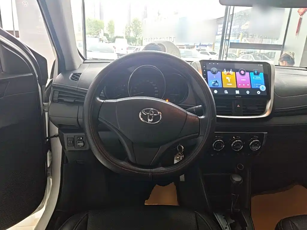 Toyota Yaris L — миниатюра 11