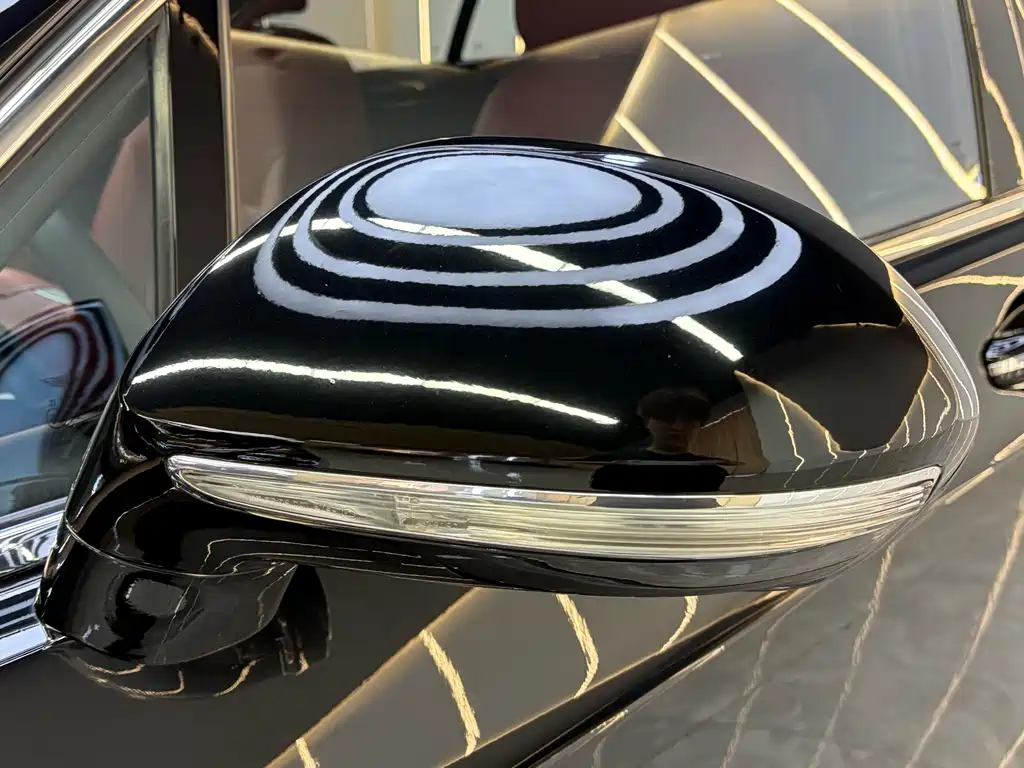 Bentley Flying Spur — миниатюра 5
