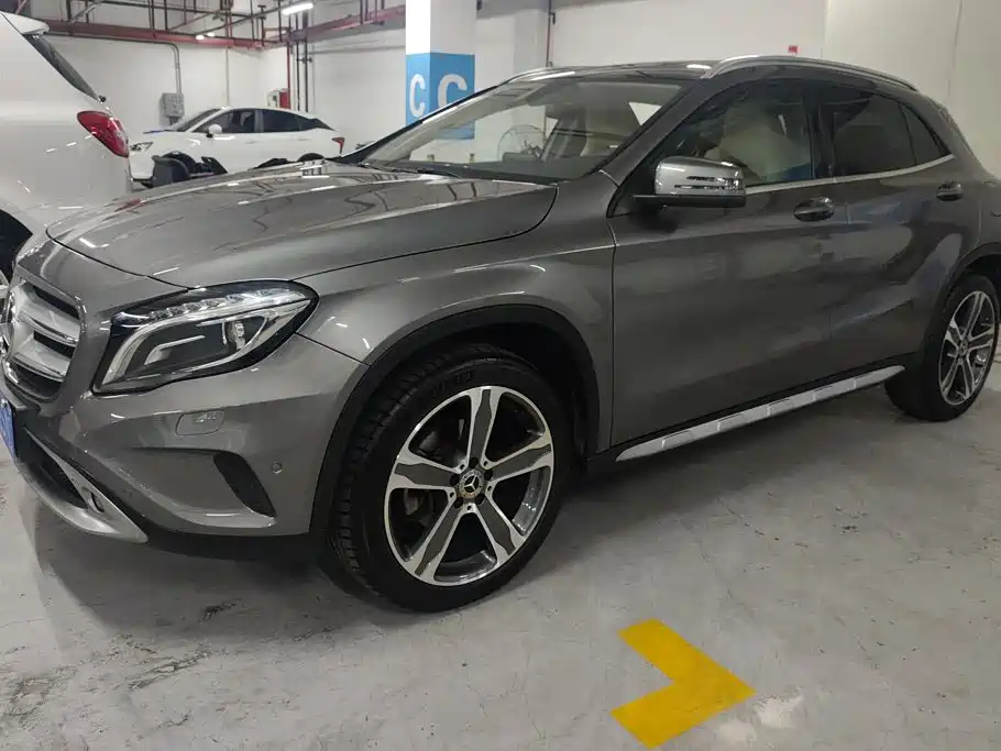 Mercedes-Benz GLA
